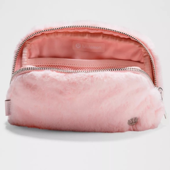 LULULEMON Unisex Everywhere Belt Bag Plush Fleece O/S STRAWBERRY MILKSHAKE $68 - Picture 2 of 10